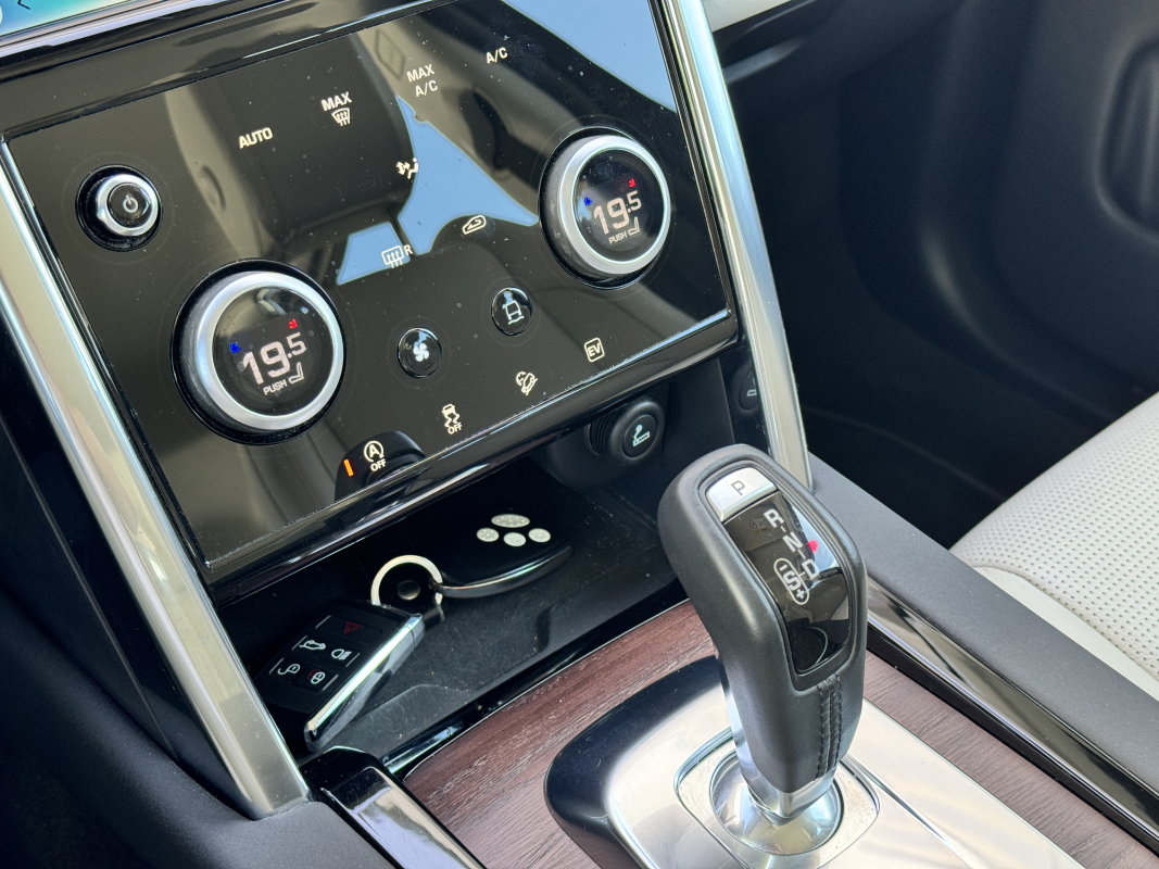 Land Rover Discovery Sport — 17