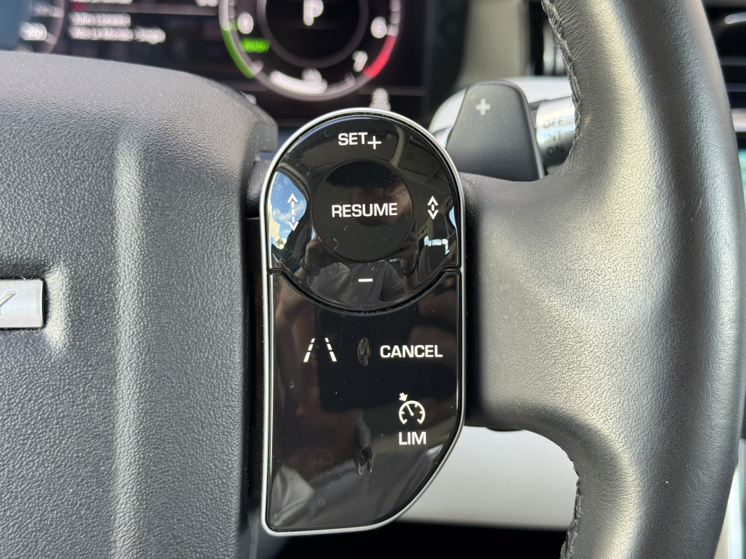 Land Rover Discovery Sport — 25