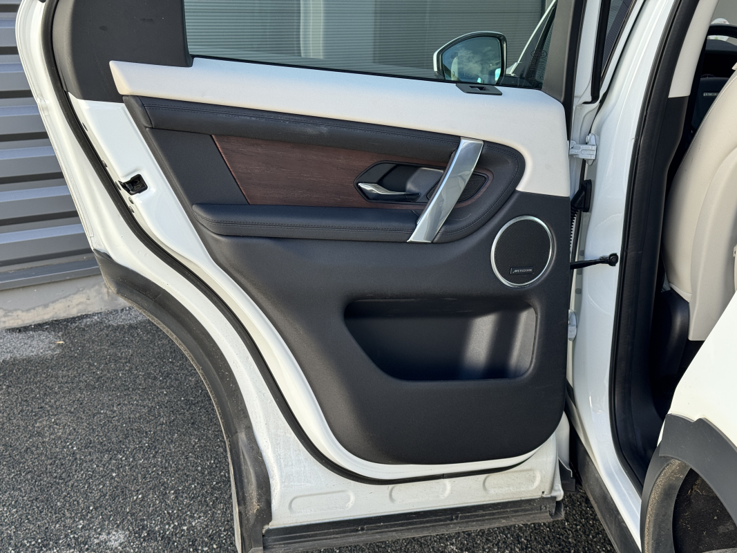 Land Rover Discovery Sport — 33