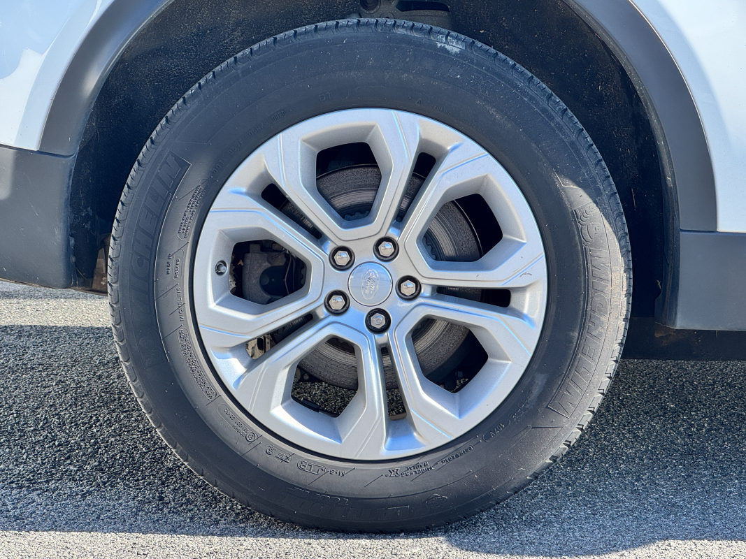 Land Rover Discovery Sport — 40