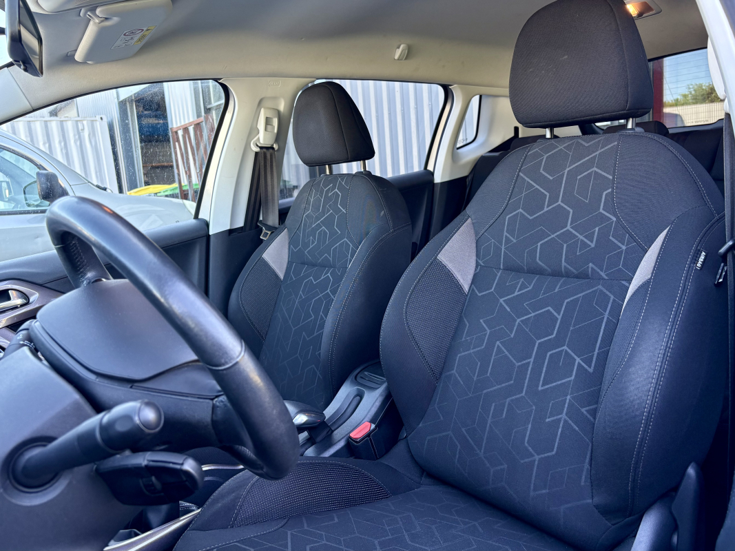 Peugeot 2008 — 10
