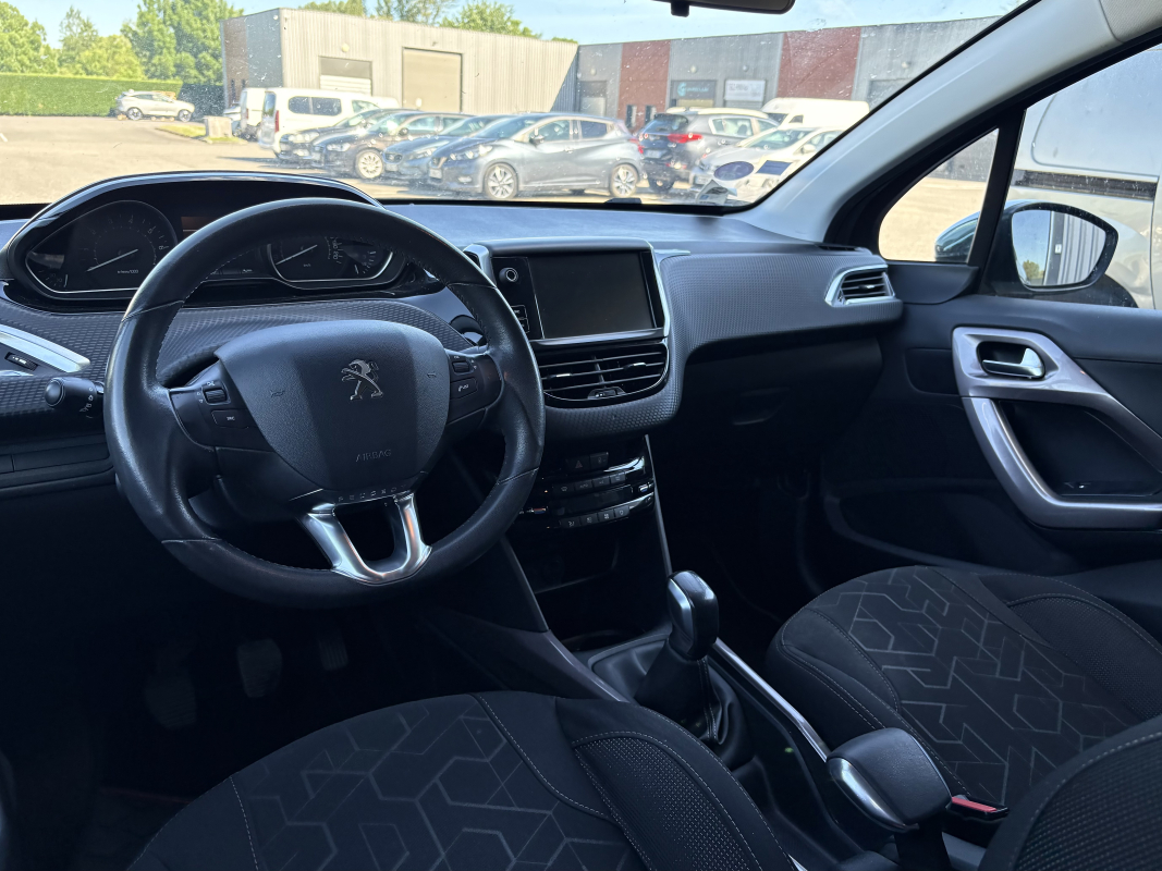 Peugeot 2008 — 13