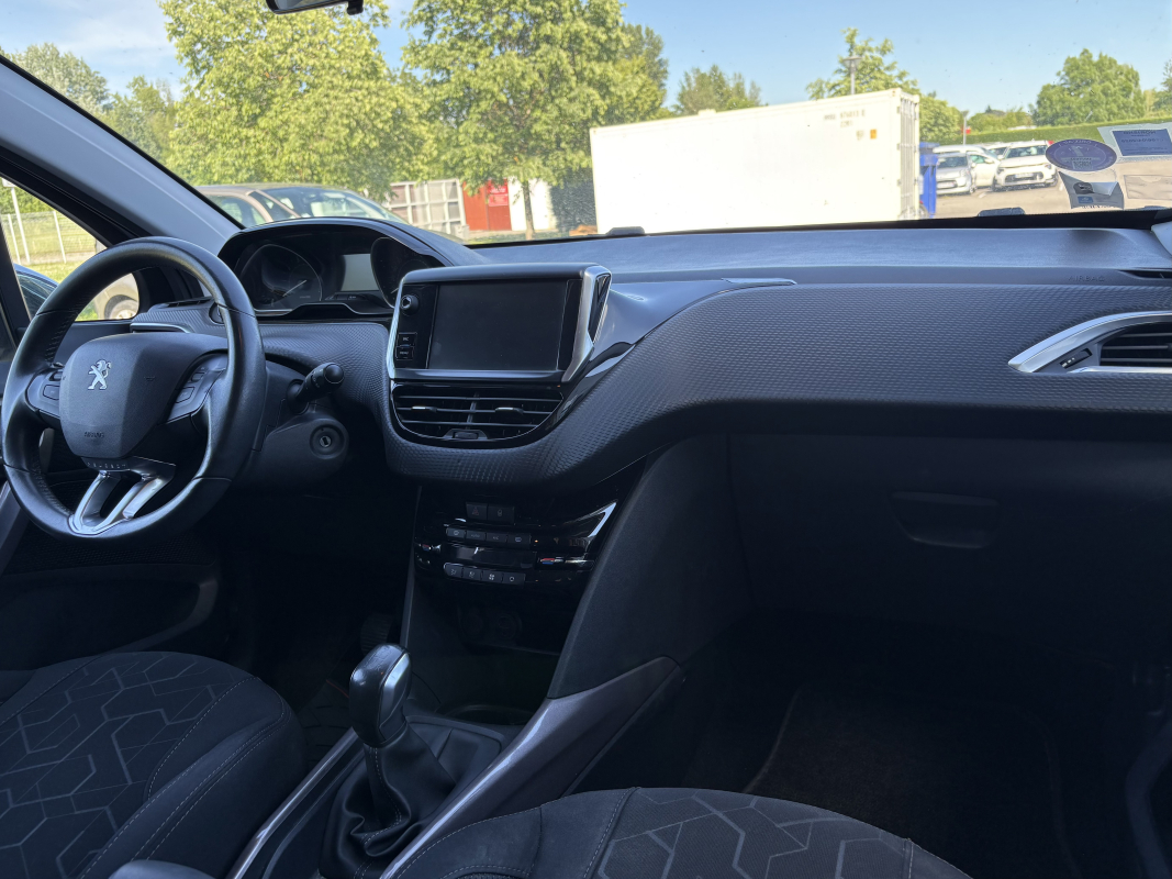 Peugeot 2008 — 17