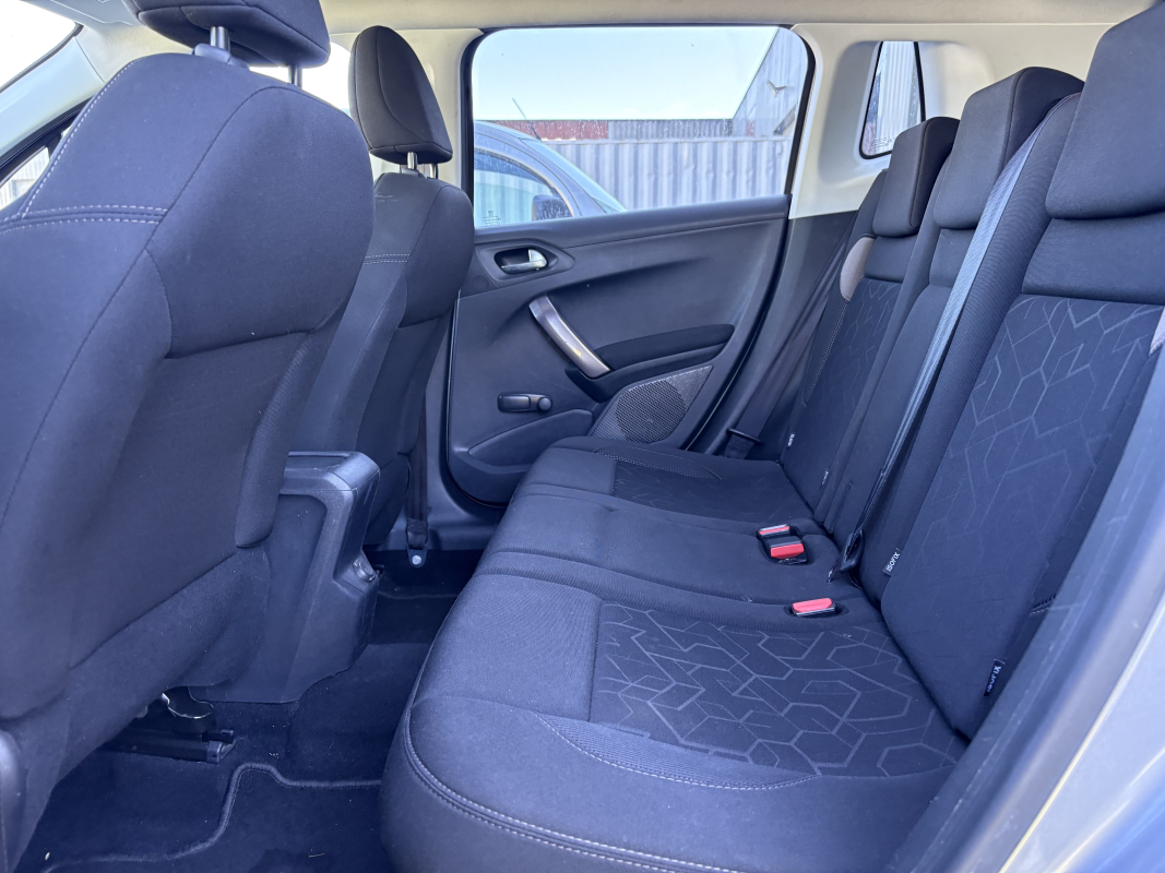 Peugeot 2008 — 19