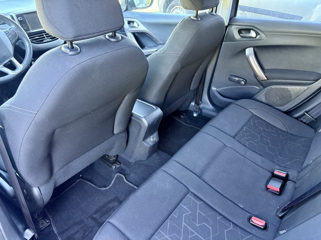 Peugeot 2008 — 20