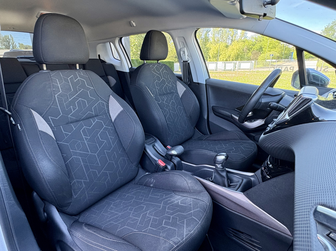Peugeot 2008 — 24
