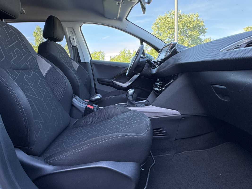 Peugeot 2008 — 25