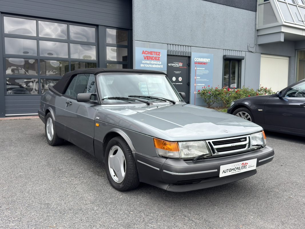 Saab 900