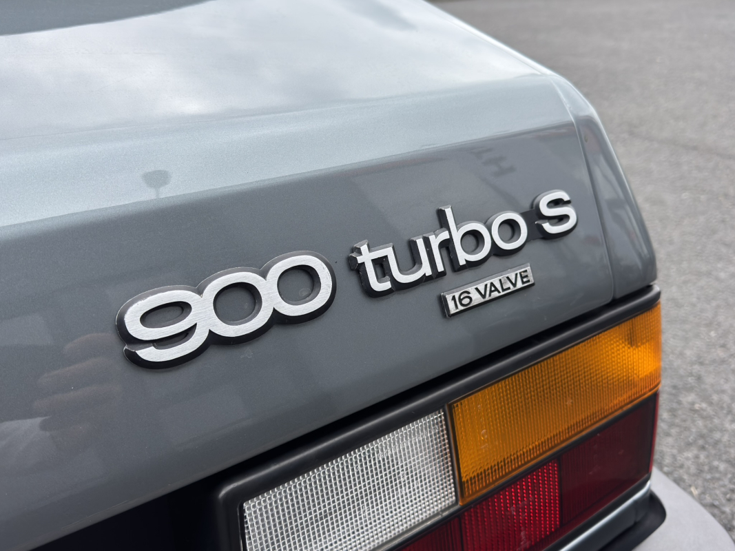 Saab 900 — 7