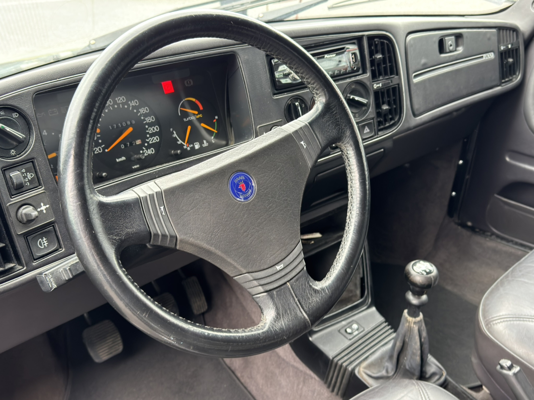 Saab 900 — 19