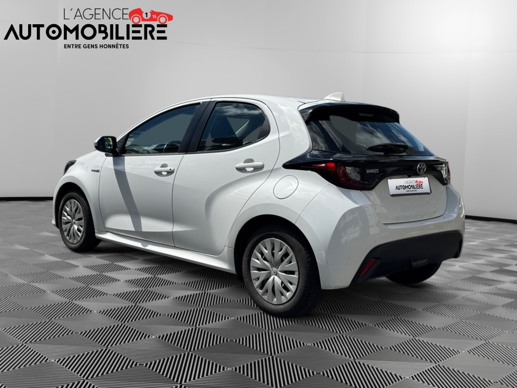 Toyota Yaris — 4