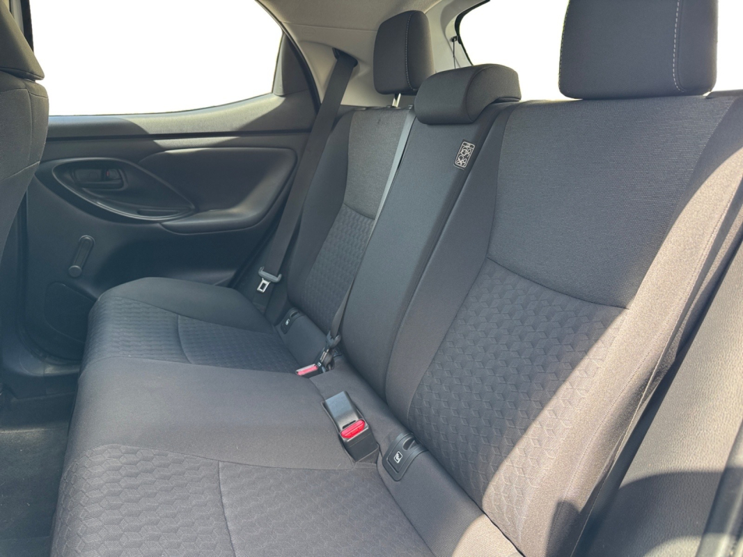 Toyota Yaris — 16