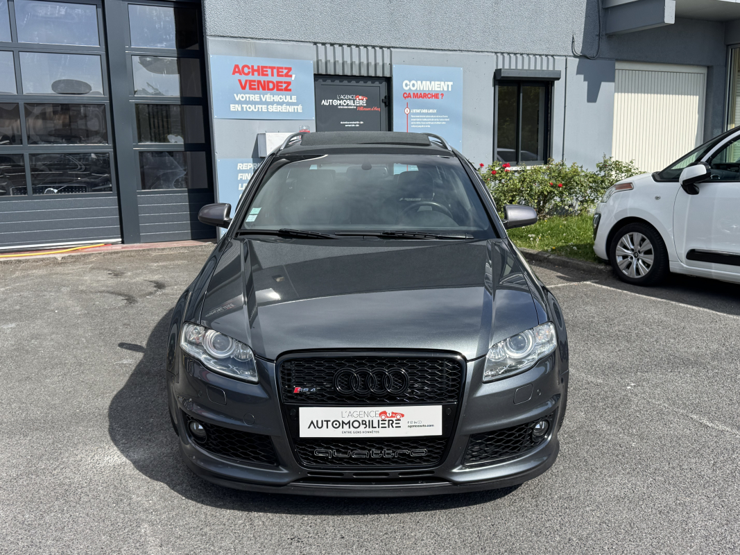 Audi RS4 — 2