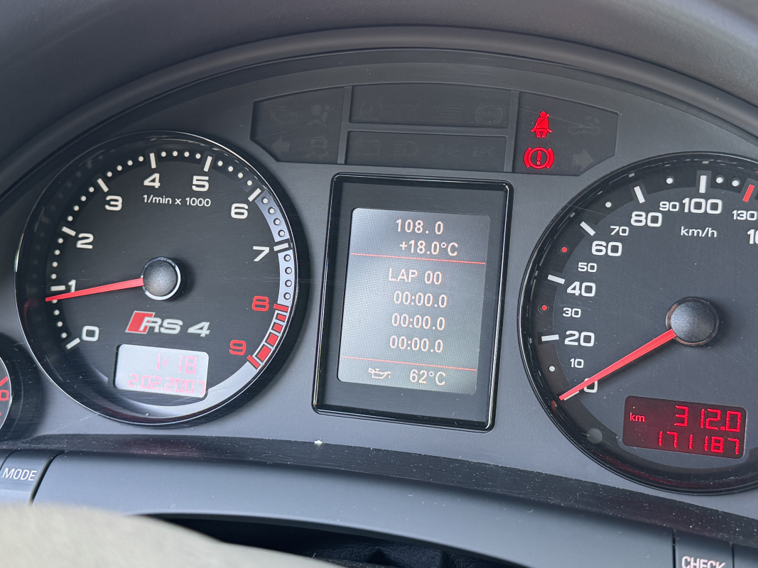 Audi RS4 — 36