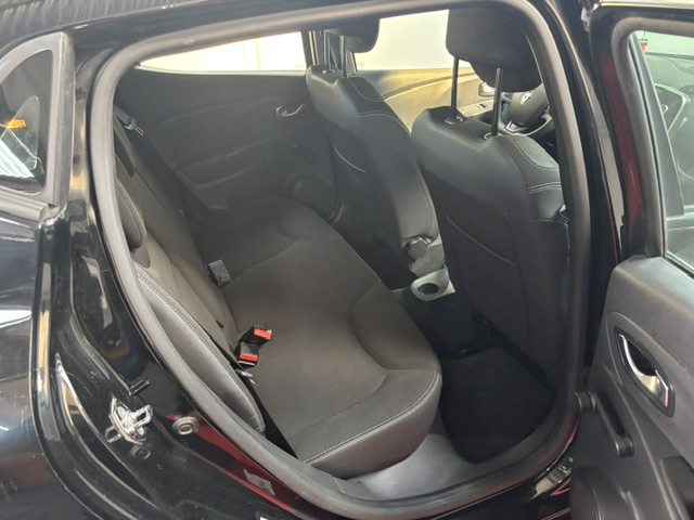 Renault Clio — 18