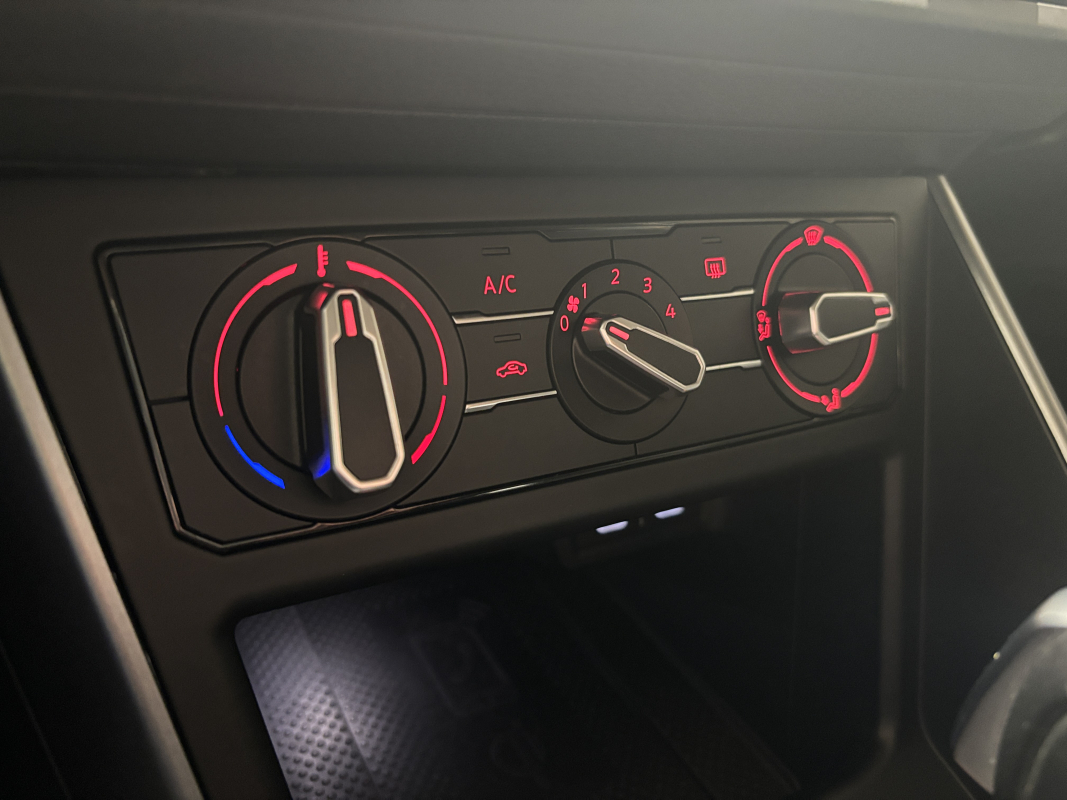Volkswagen Polo — 21
