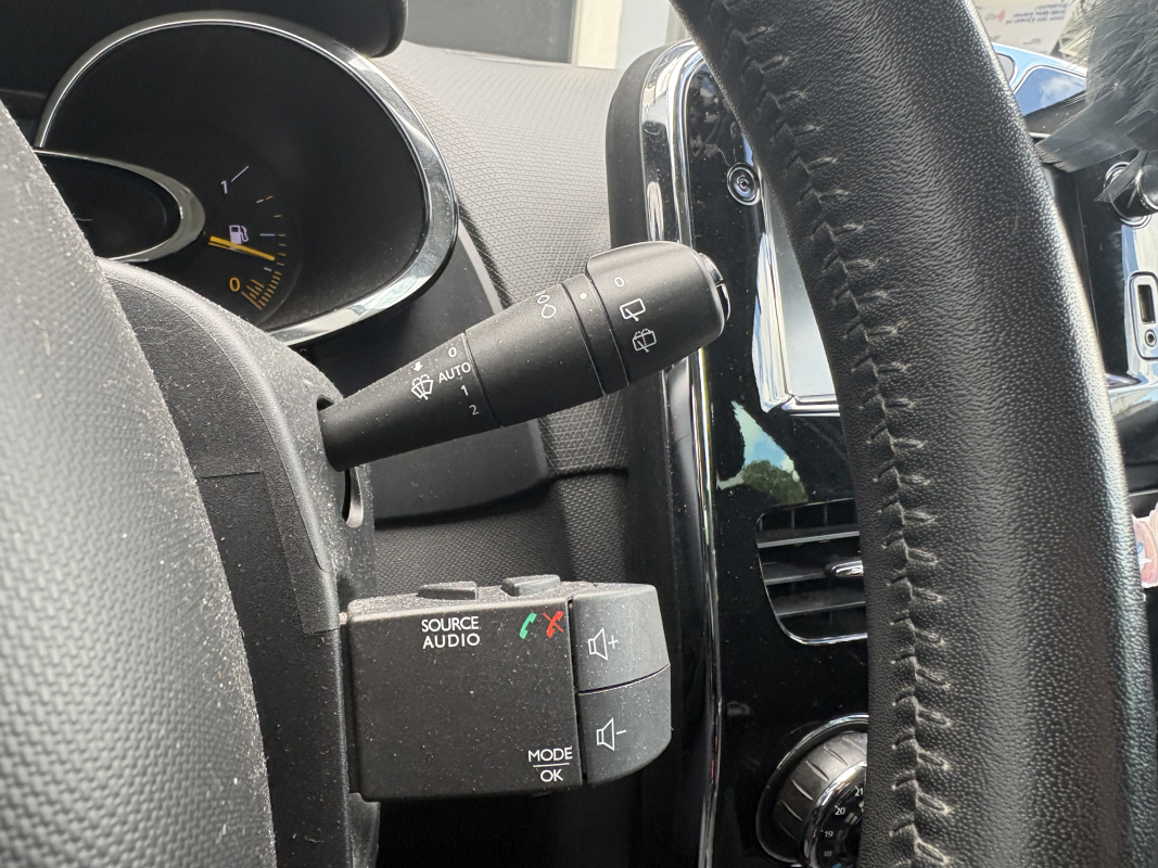 Renault Clio Estate — 13