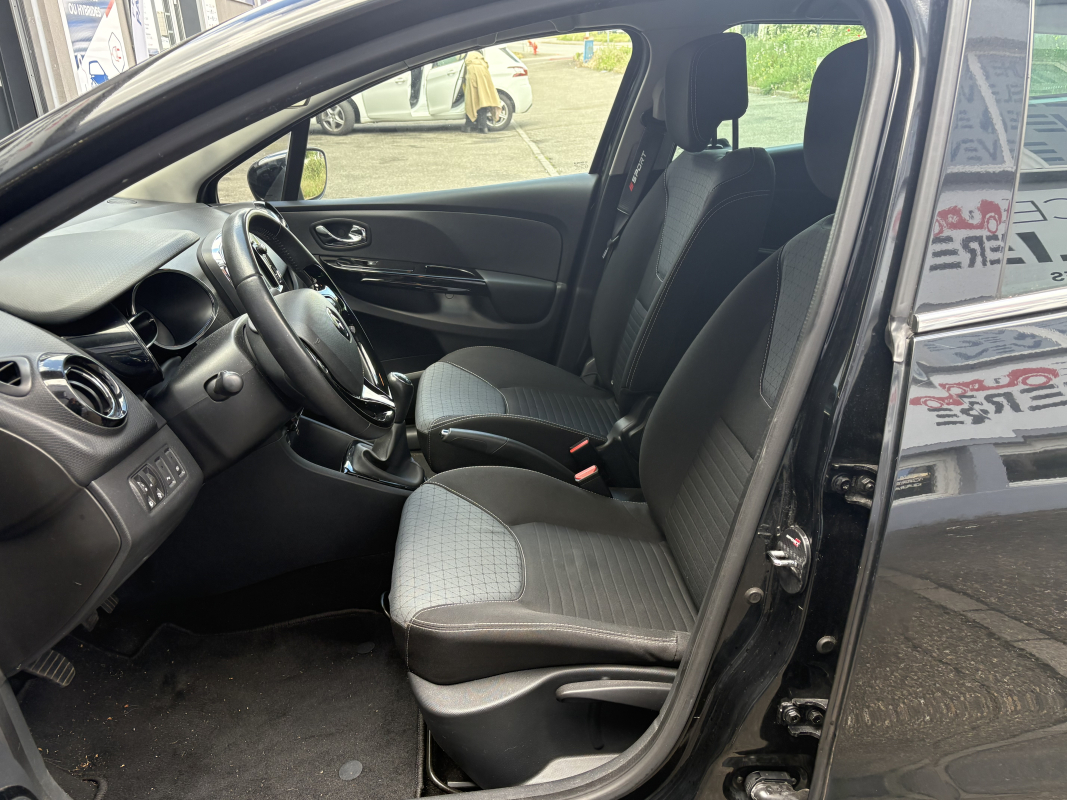 Renault Clio Estate — 5