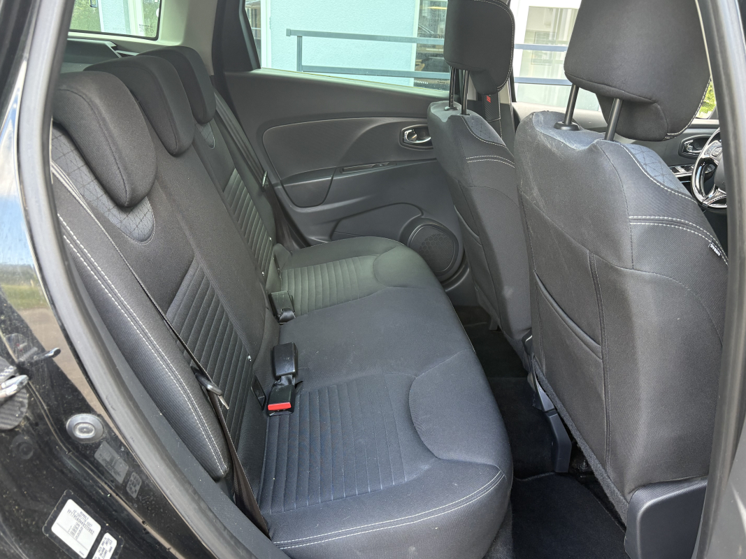 Renault Clio Estate — 23