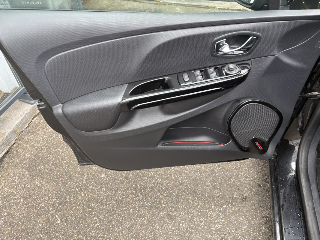 Renault Clio Estate — 27
