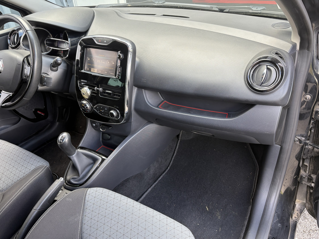 Renault Clio Estate — 26