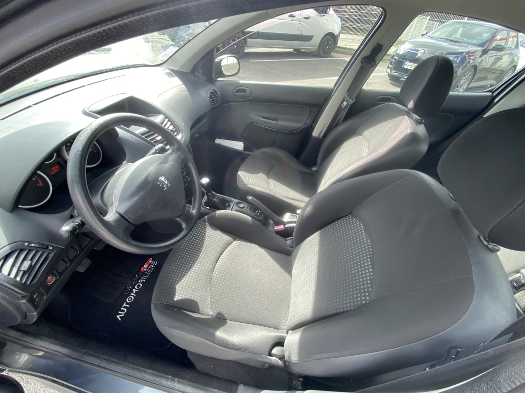 Peugeot 206+ — 10