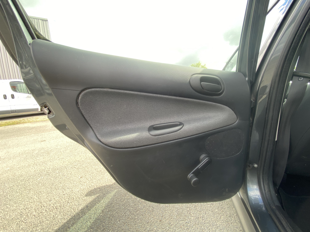 Peugeot 206+ — 25