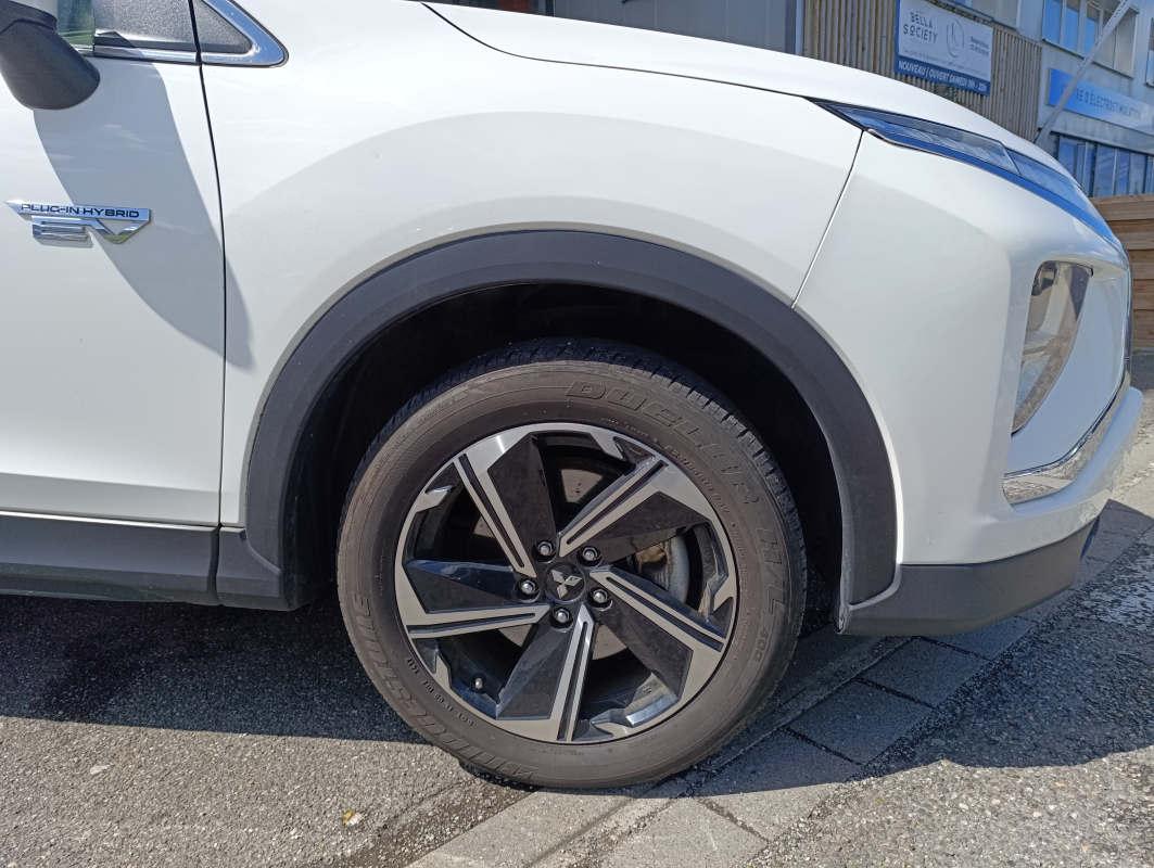 Mitsubishi Eclipse Cross — 25