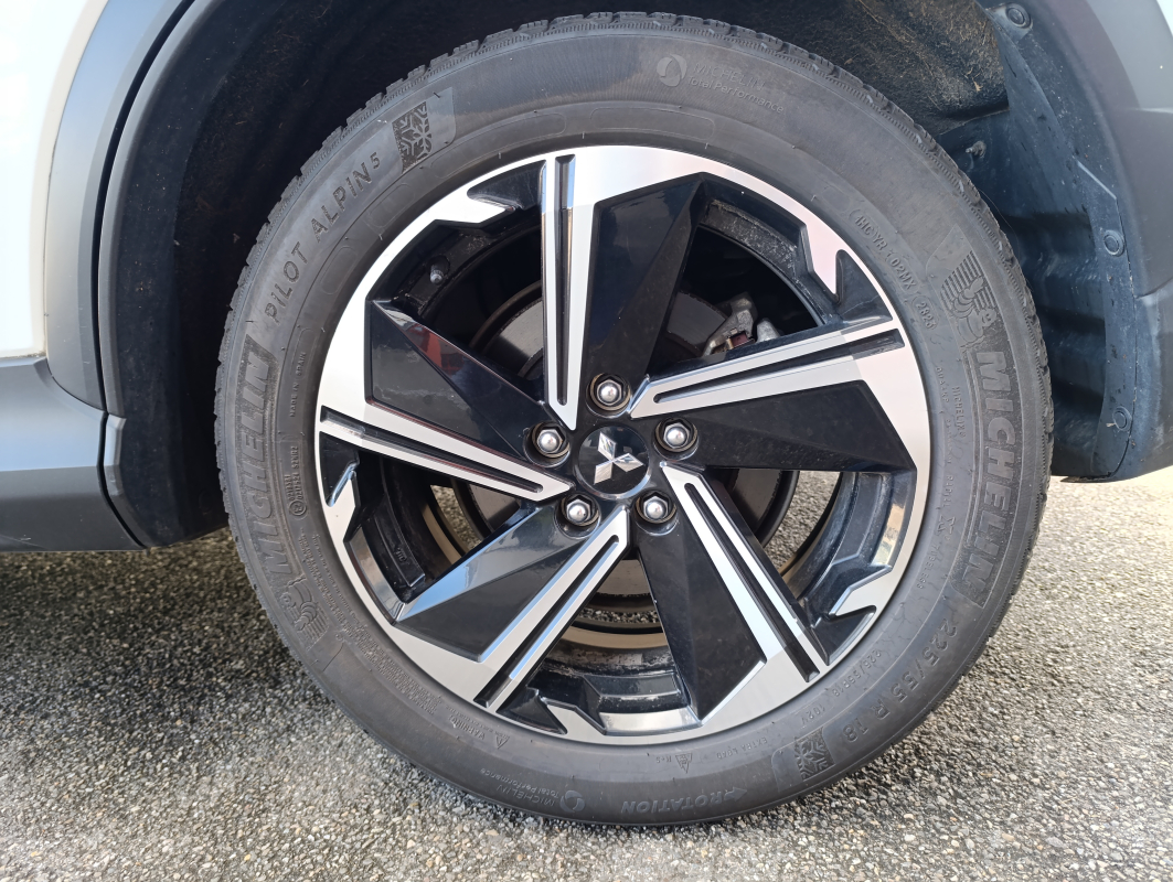 Mitsubishi Eclipse Cross — 27