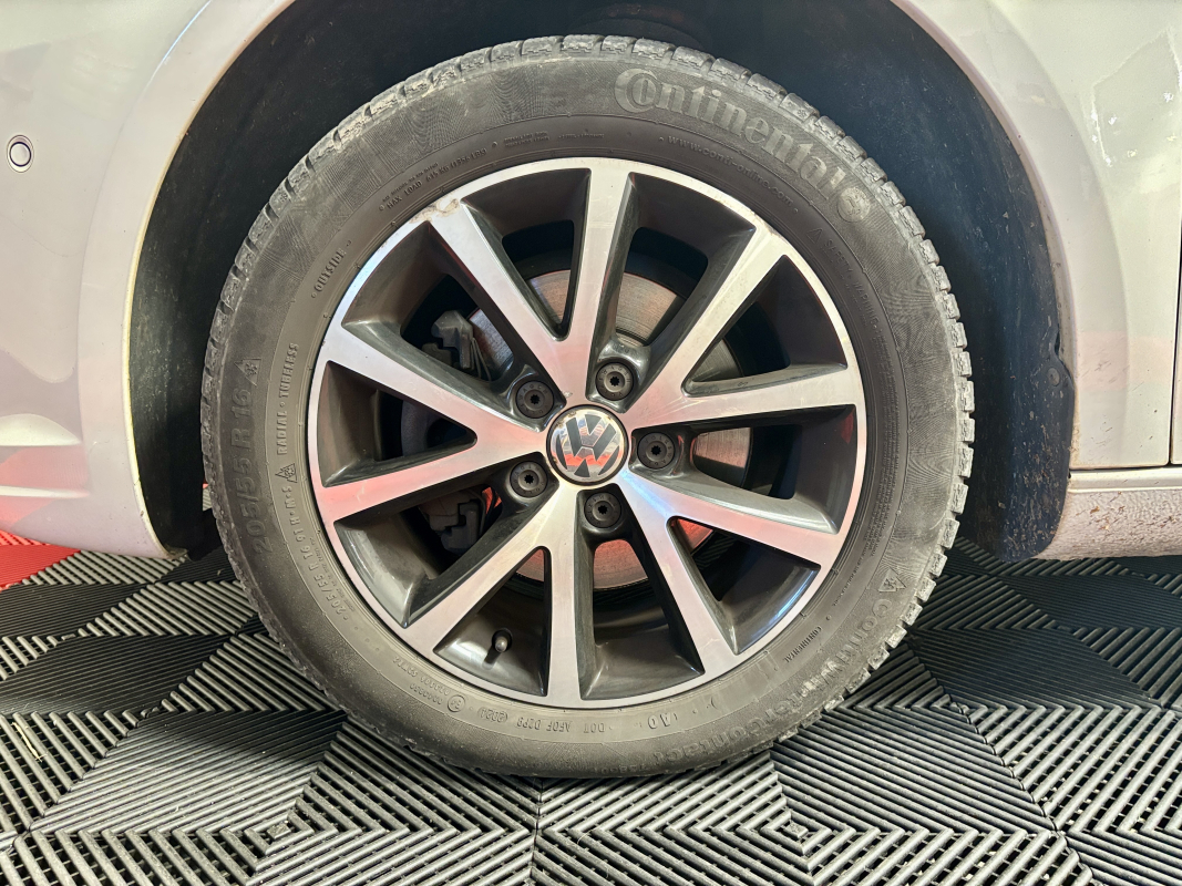 Volkswagen Touran — 9