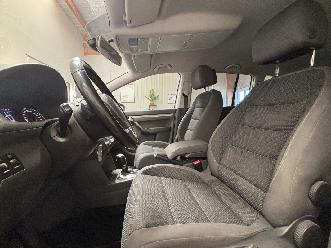 Volkswagen Touran — 12