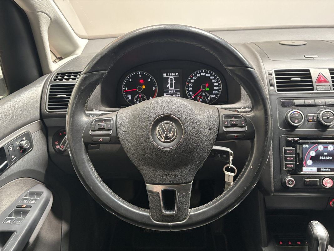 Volkswagen Touran — 17