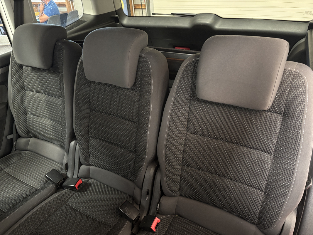 Volkswagen Touran — 15