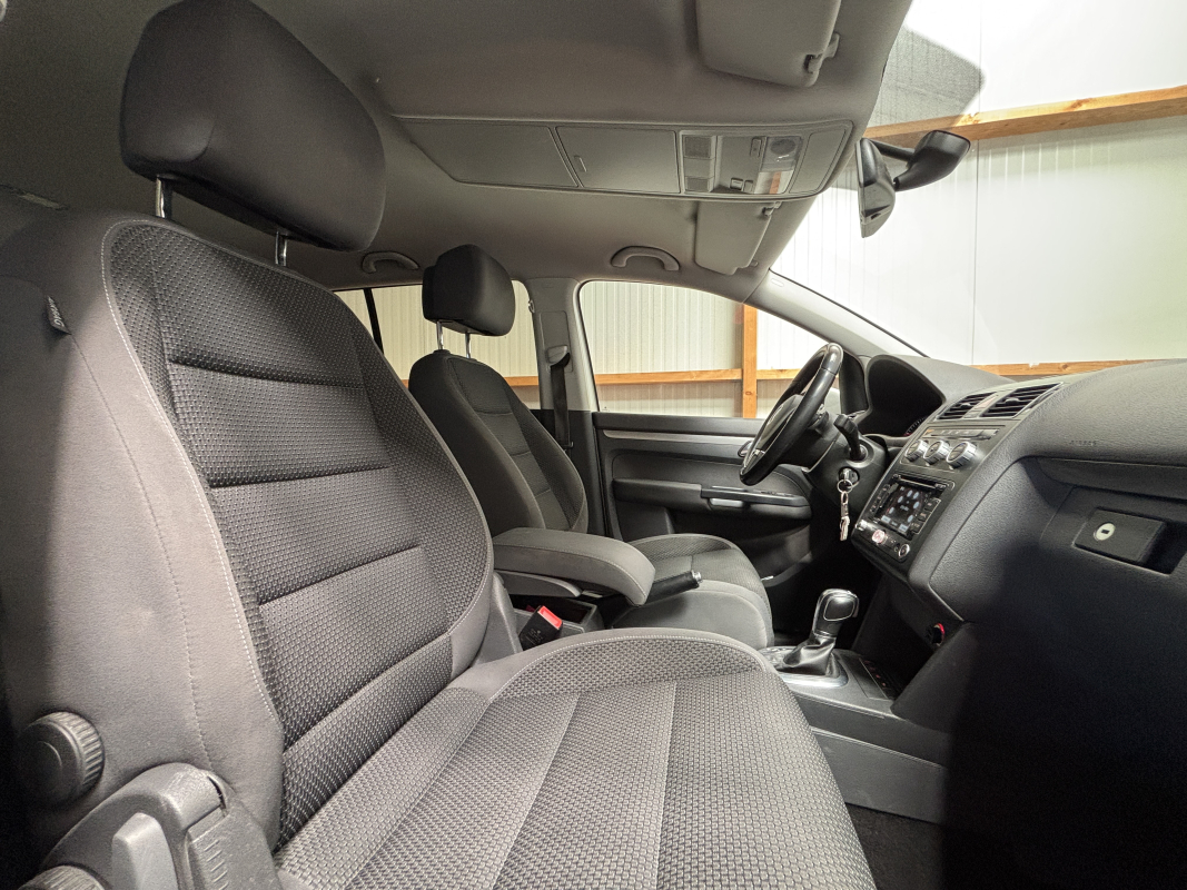 Volkswagen Touran — 14