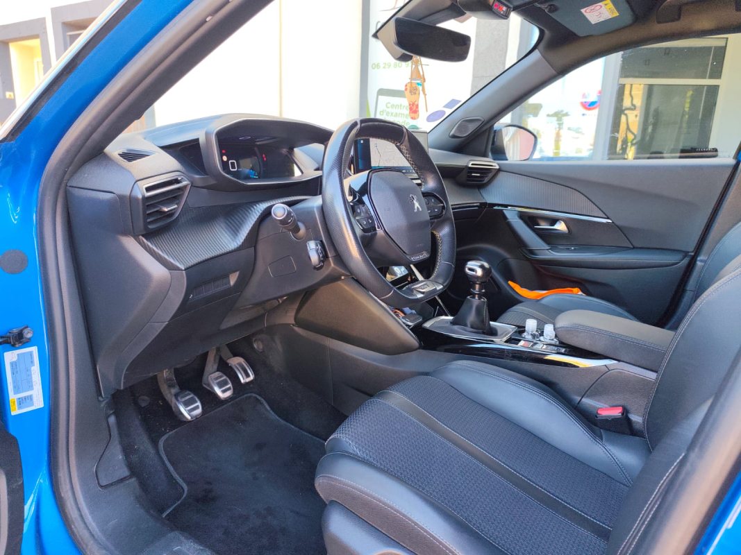 Peugeot 2008 — 11