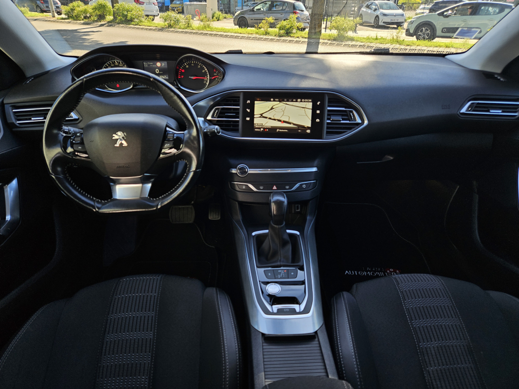 Peugeot 308 — 10