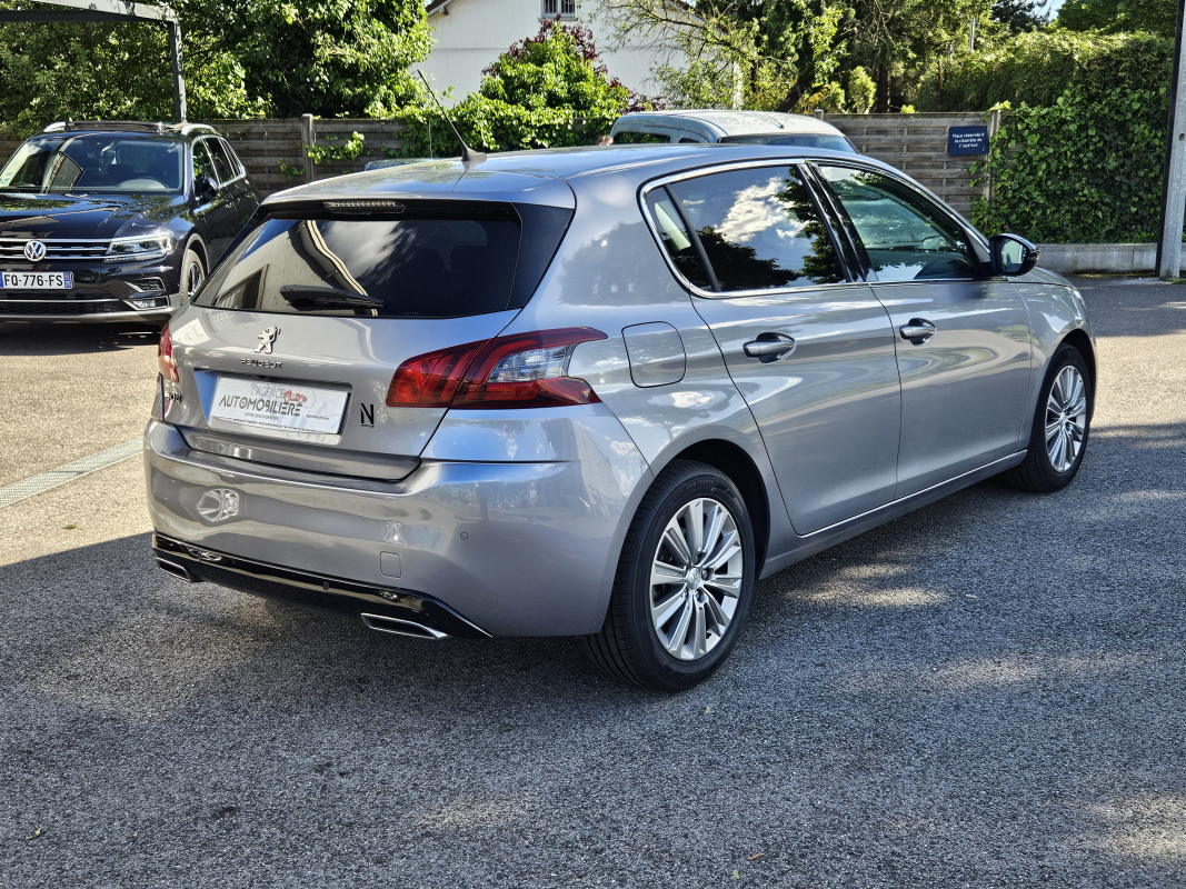 Peugeot 308 — 8