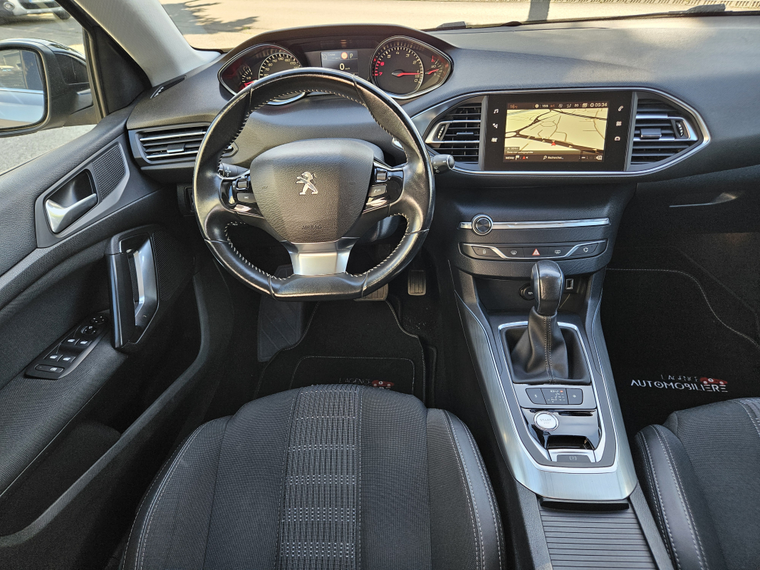 Peugeot 308 — 11