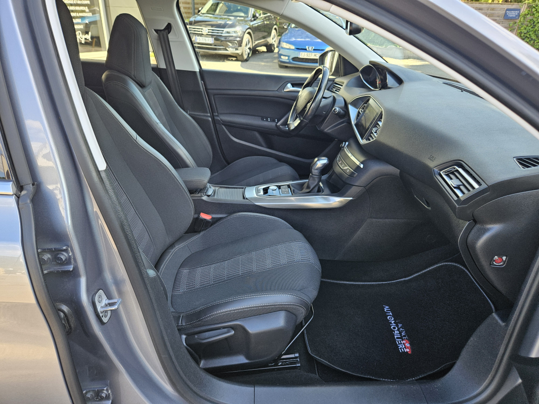 Peugeot 308 — 13