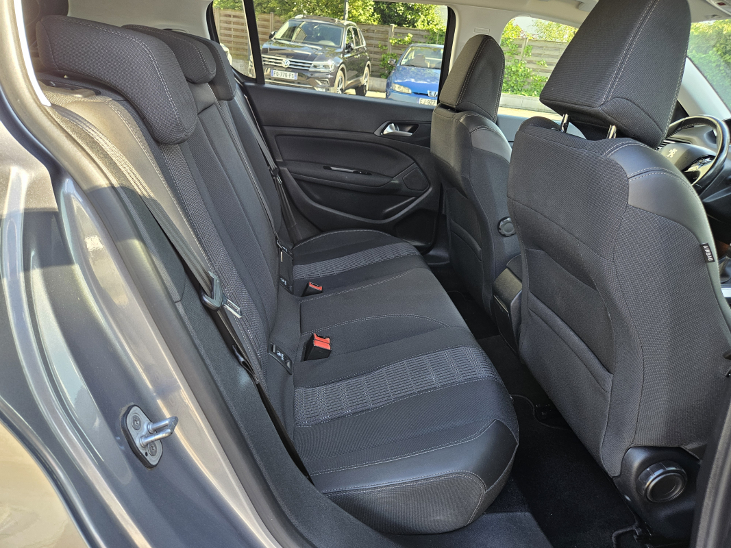 Peugeot 308 — 15