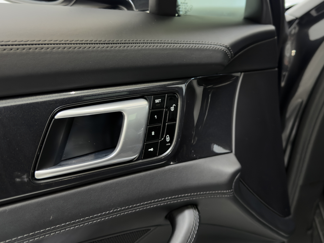 Porsche Panamera — 31