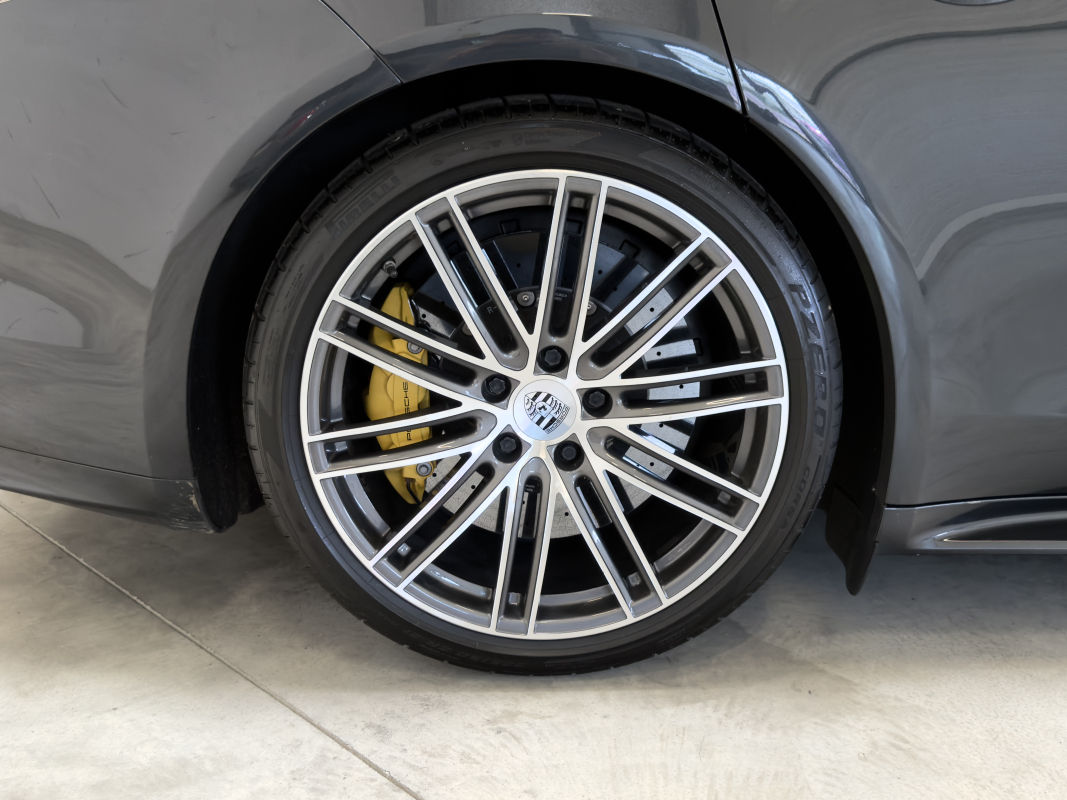 Porsche Panamera — 39