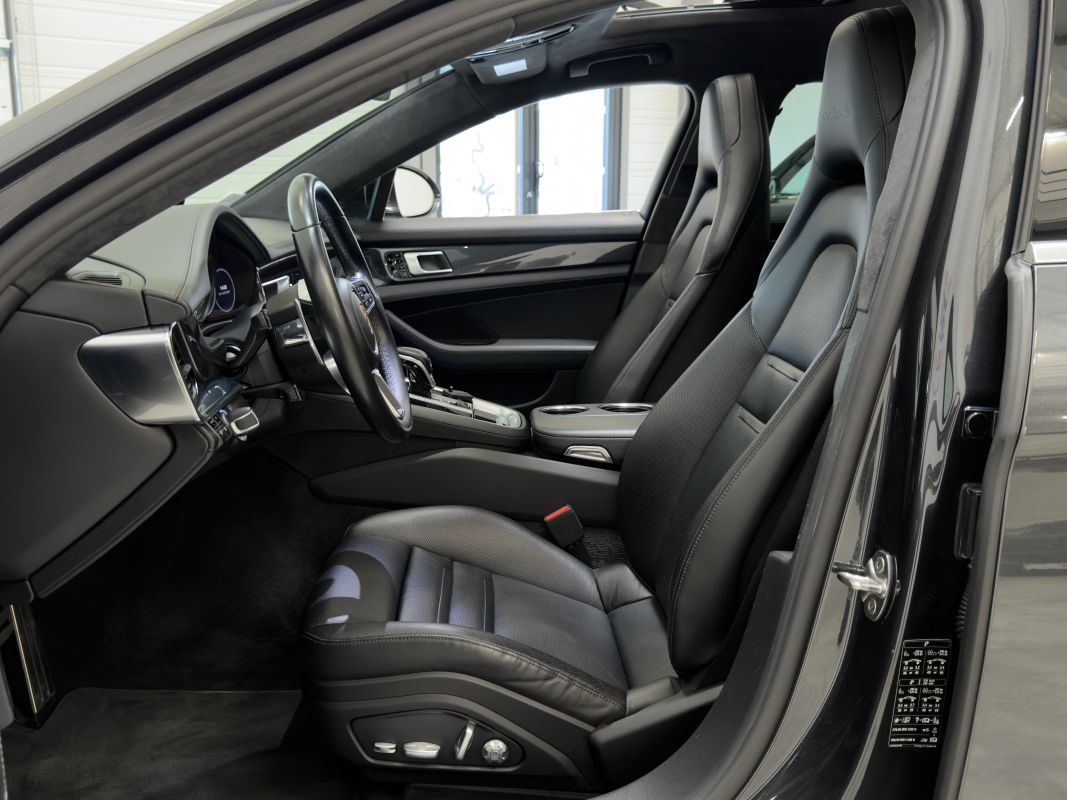 Porsche Panamera — 11