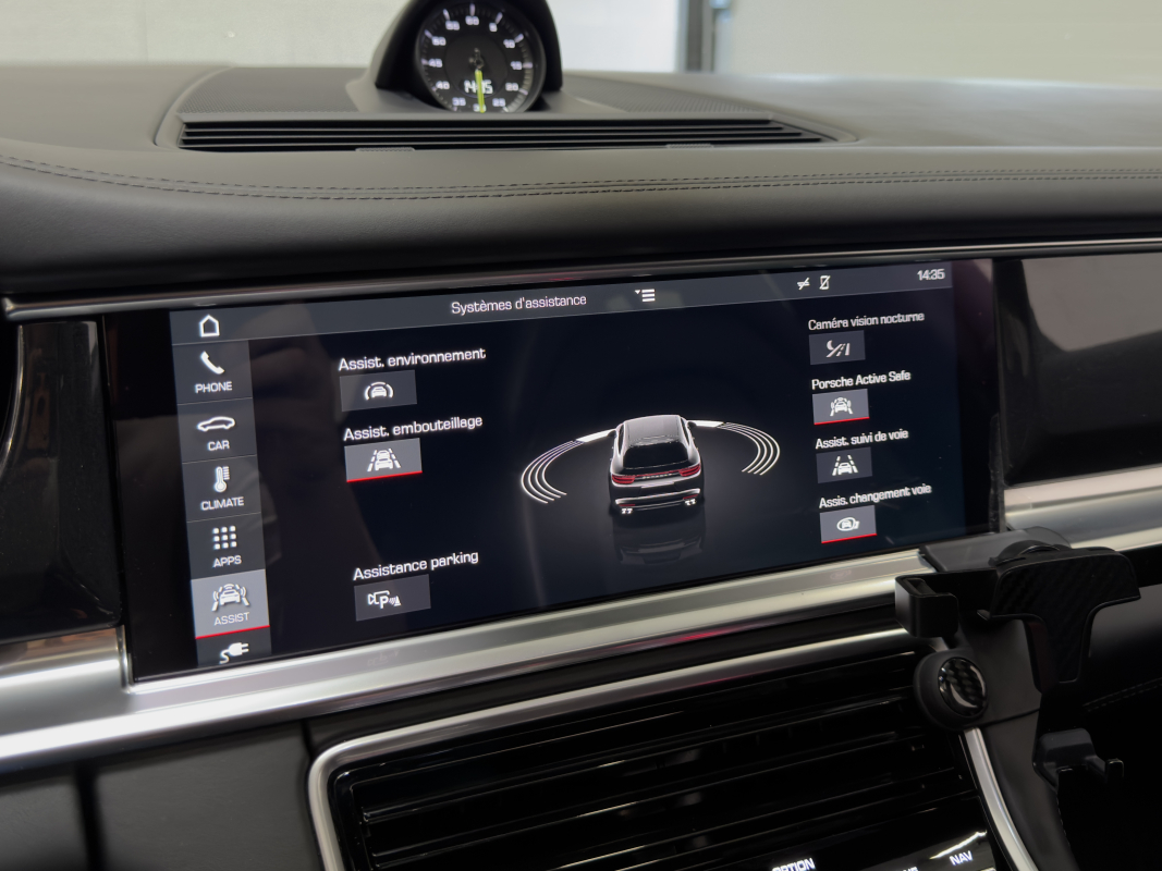 Porsche Panamera — 24