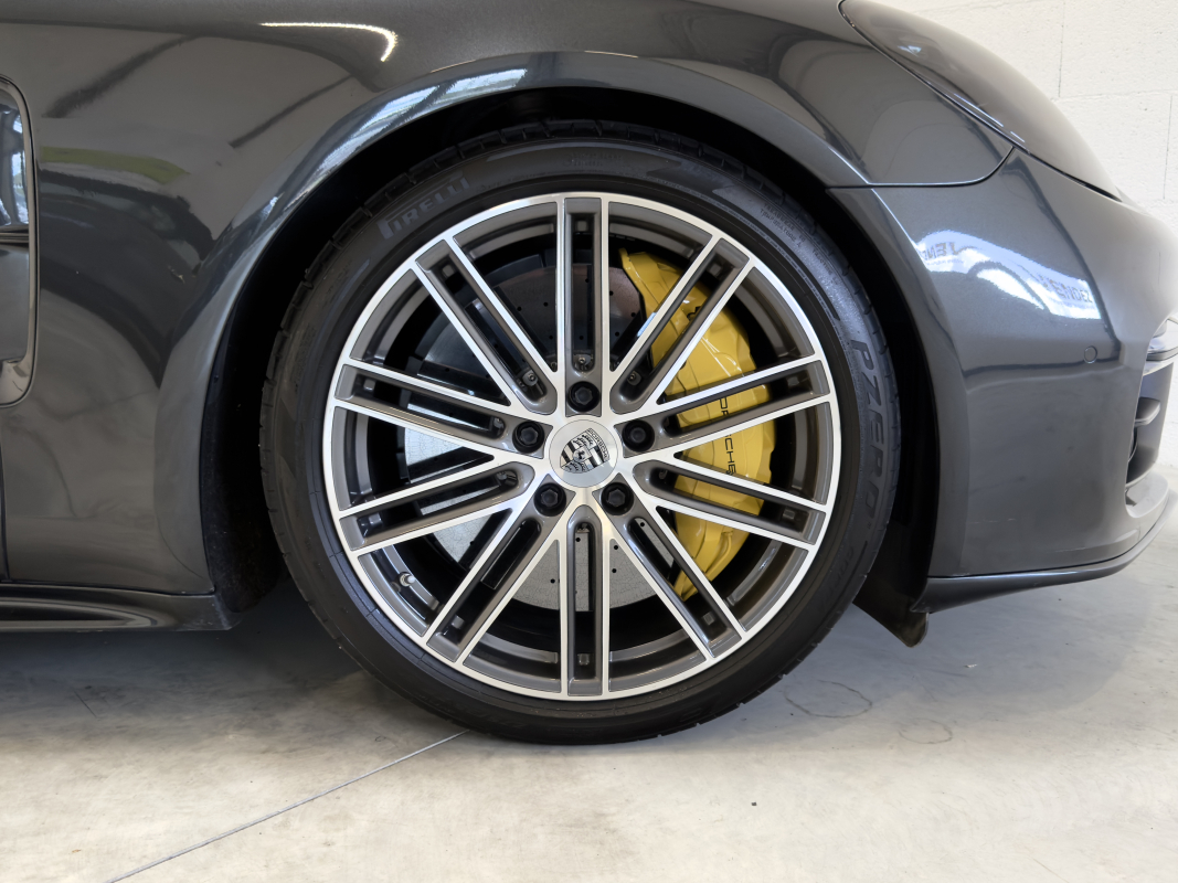 Porsche Panamera — 40