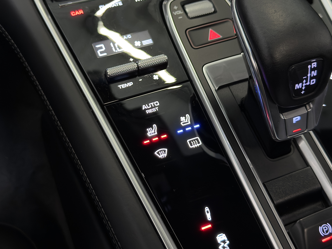 Porsche Panamera — 27