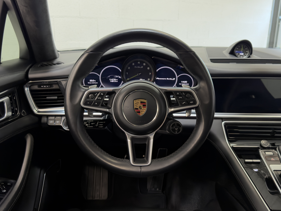 Porsche Panamera — 18