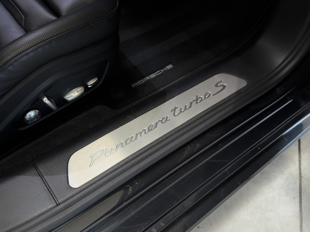 Porsche Panamera — 34