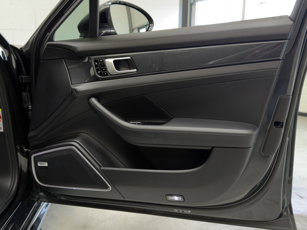 Porsche Panamera — 33