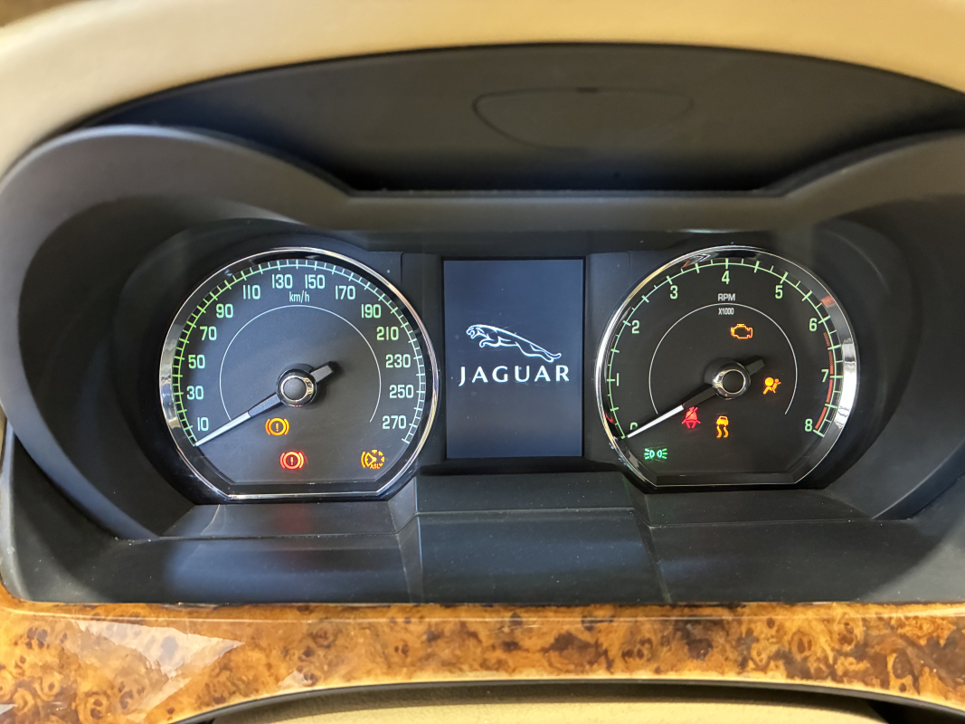 Jaguar XK — 18